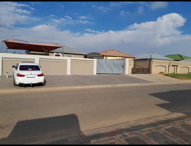 3 BEDROOM HOUSE FOR SALE IN BIRCH ACRES